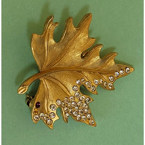 Vintage Leaf Brooch with Rhinestones - Stamped by Manufacturer - Picture 6 of 10